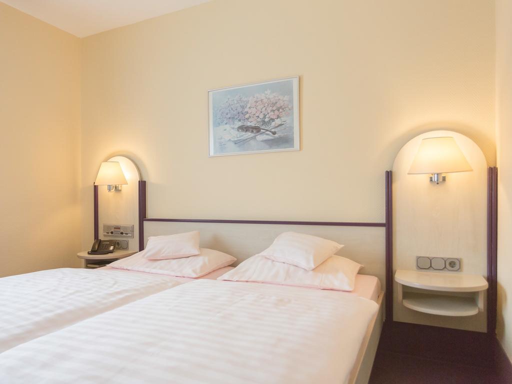 Stadt-Gut-Hotel Siegboot Siegen Esterno foto